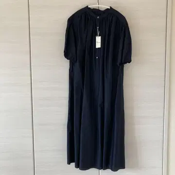 Manna 네이비 버튼 퍼프 슬리브 원피스