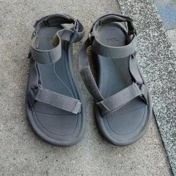 Teva 스포츠 샌들 그레이
