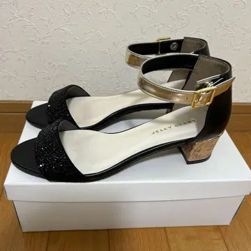 JELLY BEANS 비쥬가 달린 블랙 샌들 새상품급 24.5cm