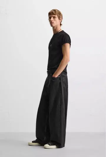 ZARA 엑스트라 배기 새상품 택 포함 EU38 블랙
