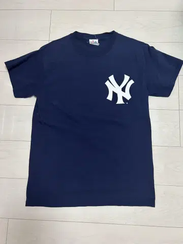 마제스틱 MLB 뉴욕 양키스 티셔츠 사이즈 M (일본 L 사이즈 상당)