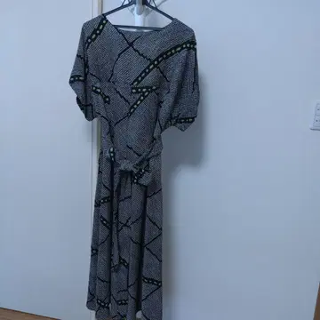 조임 원단 리메이크 원피스 기하학 패턴