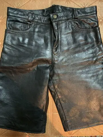 가죽 하프 팬츠