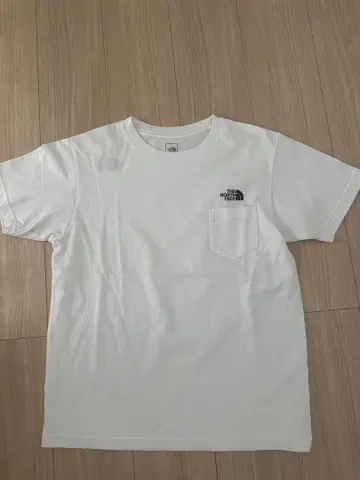 THE NORTH FACE 화이트 티셔츠 포켓 부착 자수 M 사이즈