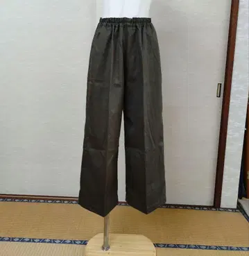 카키 와이드 팬츠 허리밴딩 8부 길이