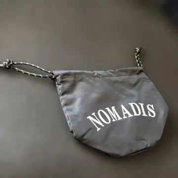 NOMADIS 네이비 숄더백