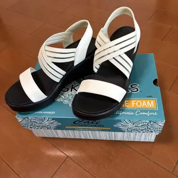 Skechers Cali 화이트 샌들