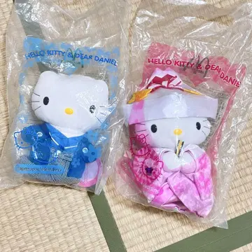 절판 신상품 헬로키티 & 다니엘 일본 의류 봉제 인형 2개 세트