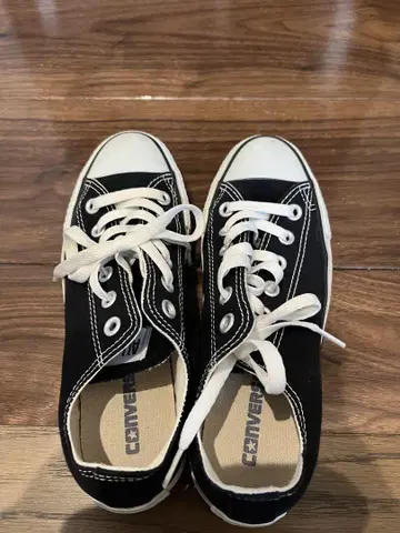 CONVERSE 블랙 스니커즈 23.5cm