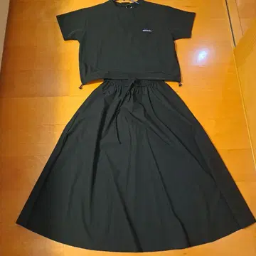 사우전드 마일 블랙 스커트 셋업 F 사이즈