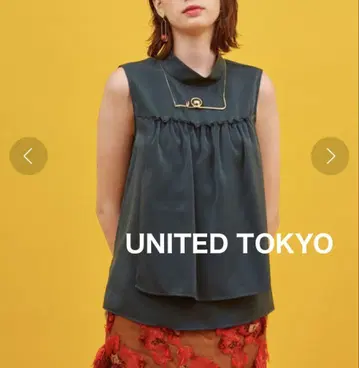 UNITED TOKYO 스웨이드 새틴 하이넥 블라우스 그린 드레이프감