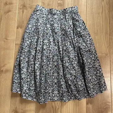 사라웨어 sarahwear 리버티 턱 스커트