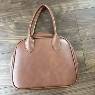 브라운 핸드백