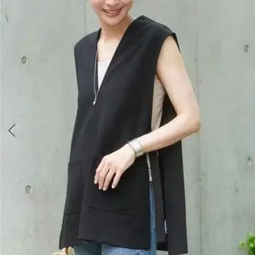 JOURNAL STANDARD 블랙 V넥 베스트