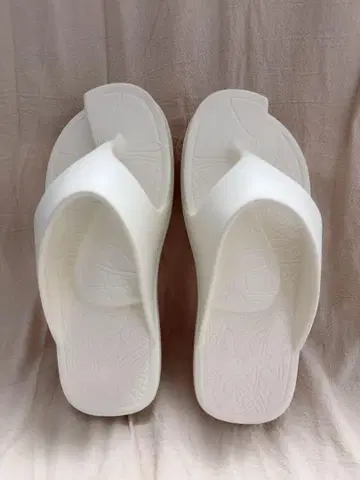 Racbaki 라쿠바키 이지 샌들 화이트