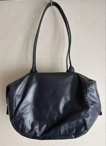 m0851 숄더백 애니린 가죽 네이비