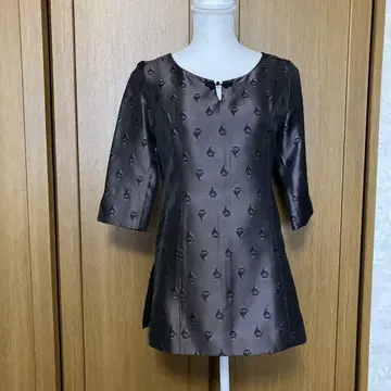 다크 브라운 자수 5부 소매 튜닉 블랙 그레이