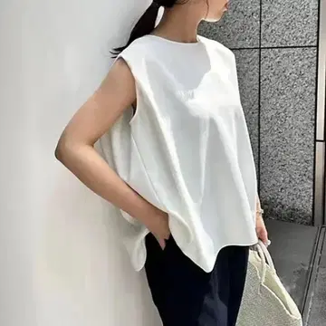 E by eclat 섬세하게 보이는 슬리브리스 블라우스 L 화이트