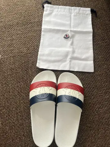 몽클레어 비치 샌들 화이트/레드/블루 수납 봉투 포함