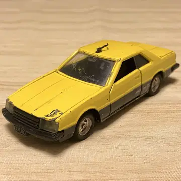 토미카 댄디 닛산 스카이라인 2000RS No.18 1/43