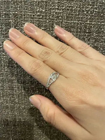 화이트 골드 다이아몬드 반지