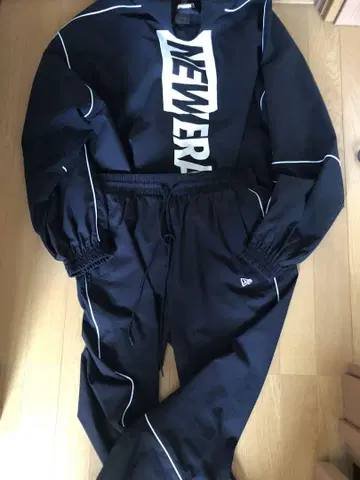 뉴에라 NEWERA 오버 사이즈 파이핑 트랙 자켓 셋업