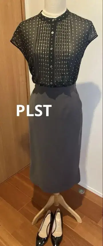 새상품급 플라스테 시스루 블라우스 S