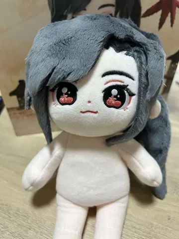 천관 사부, 뼈가 있는 봉제 인형