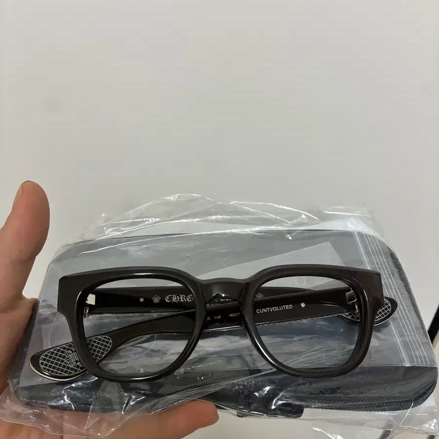 One Brilliant oraa Dark Brown on Bunjang Global Site.