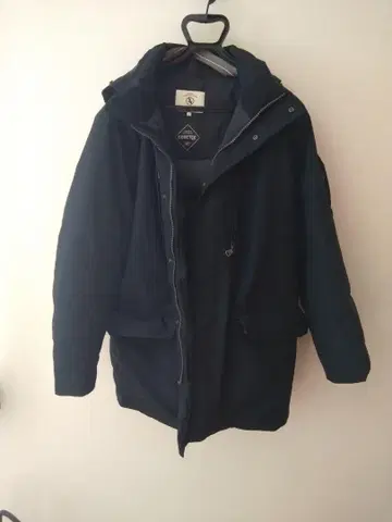 AIGLE (에글) GORE-TEX 블랙 자켓 후드 부착
