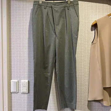 안레크레 테이퍼드 팬츠 슬랙스 오피스 캐주얼 그레이 턱 팬츠