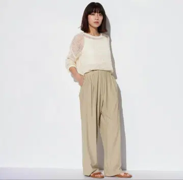 유니클로 울트라 스트레치 에어리즘 와이드 팬츠 M 베이지