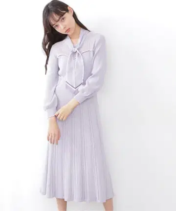 연보라색 플리츠 니트 원피스