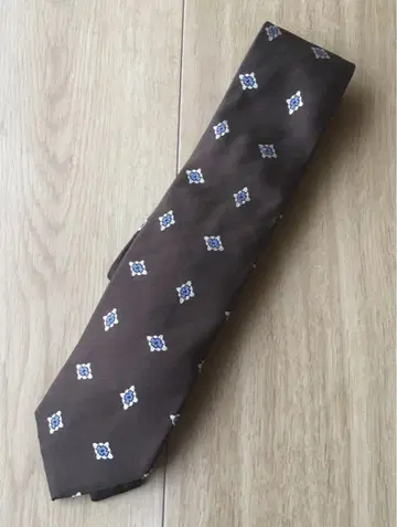 가마쿠라 셔츠 넥타이 브라운 코몬