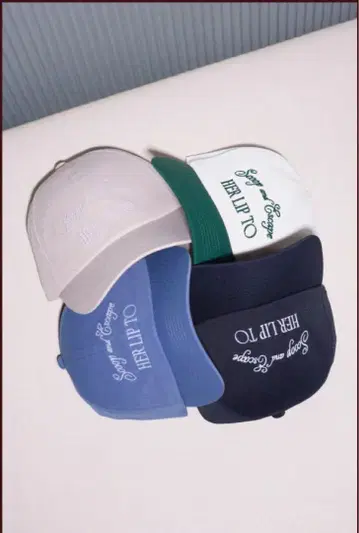 새상품 herlipto Scoop and Escape cap 캡