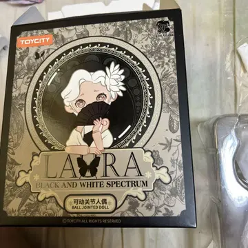 LAURA 블라인드 인형 DREAMY CROWN