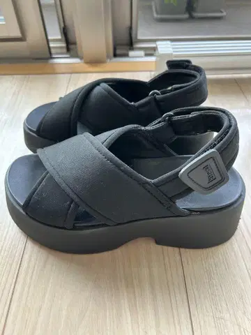 캠퍼 통굽 샌들 블랙 35