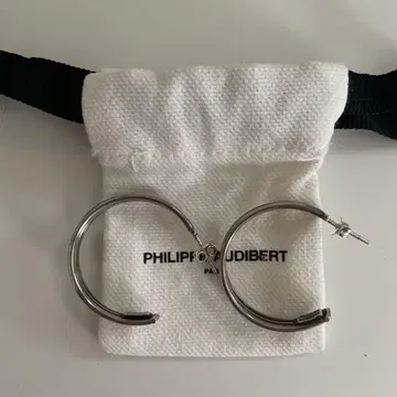 PHILIPPE AUDIBERT 실버 후프 귀걸이, 지민 착용