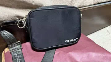 오프 화이트 로고 테이프 나일론 숄더백 파우치