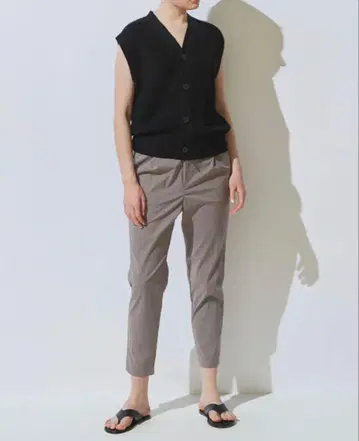 GALERIE VIE 코튼 나일론 스트레치 프론트 턱 테이퍼드 팬츠
