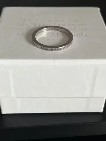 Maison Martin Margiera 내로우 반지 사이즈 7