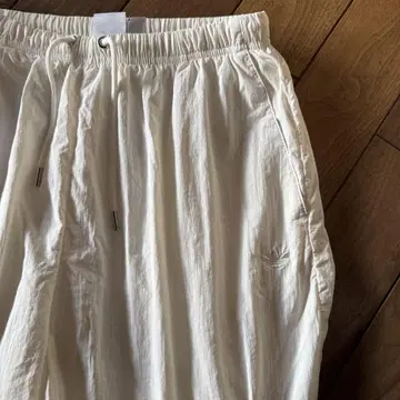 아디다스 오리지널스 나일론 파라슈트 팬츠 화이트 s