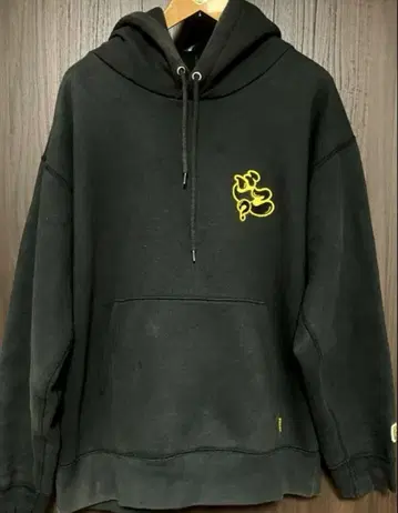 FR2 블랙 후드티 후드 부착