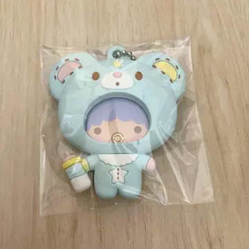 산리오 사진 배지가 포함된 마스코트 키키라라