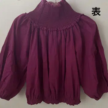 프릴이 달린 하이넥 블라우스 와인 레드