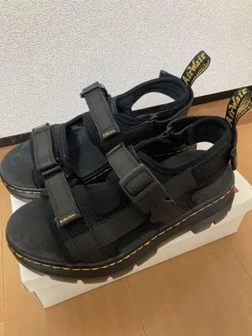 Dr. Martens 블랙 스포츠 샌들