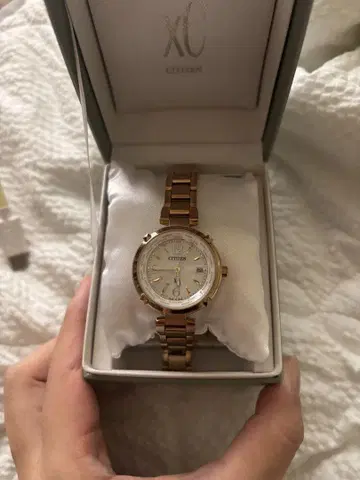 CITIZEN XC 골드 시계