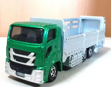 롱 토미카 No.128 ISUZU GIGA 가축 운반차 1/90