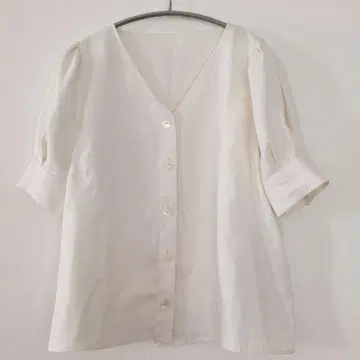 Spick&Span V넥 퍼프 슬리브 블라우스 아이보리 베이지