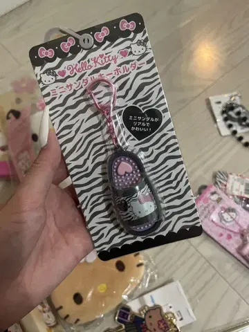 헬로키티 키티 제브라 패턴 스트랩